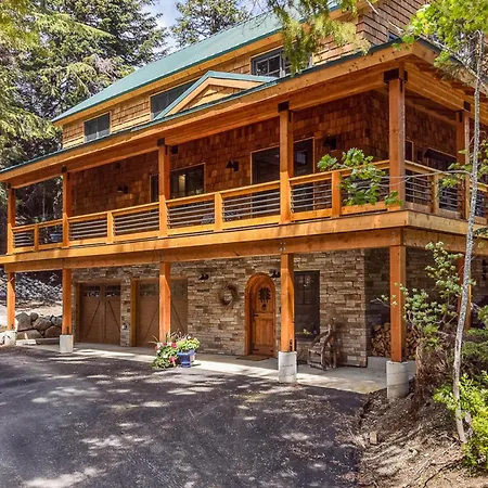 Snoqualmie Lodge